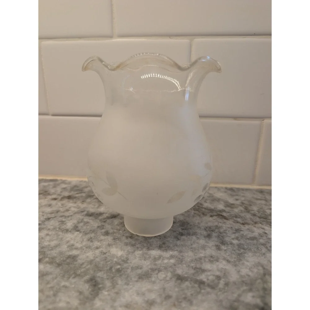 Vintage Colonial Shade with etching And Frosted Bottom